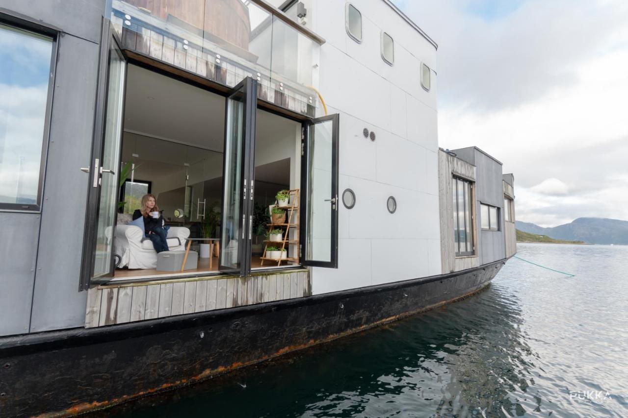Volda Floating Home Kvaloya Exterior photo